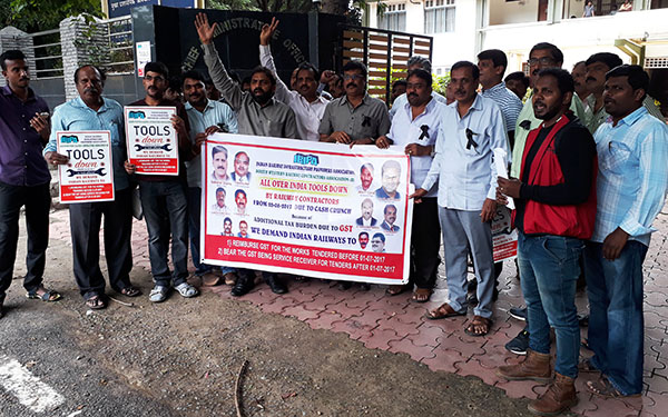 ರೈಲ್ವೆ ಇಲಾಖೆ ವಿರುದ್ಧ ಐಆರ್‌ಐಪಿಎ ಪ್ರತಿಭಟನೆ